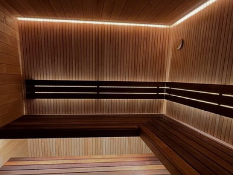 Стильная баня с подсветкой - Фото проекта