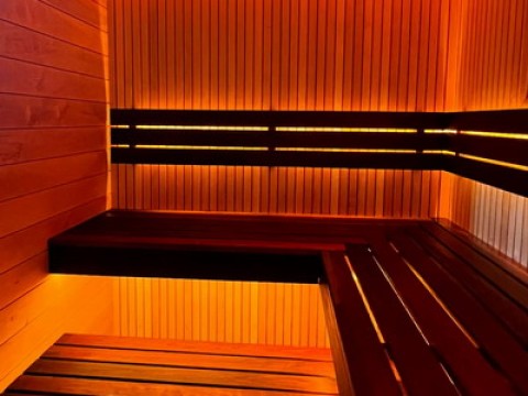 Парилка с отделкой из ольхи - Фото проекта