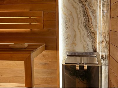 Элитная сауна с панно из гималайской соли