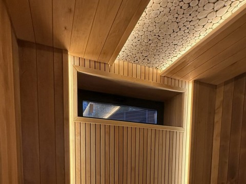 Парилка из ольхи с потолочным панно - Фото проекта