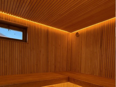 Баня из ольхи с подсветкой - Фото проекта